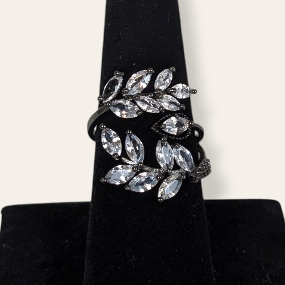 Dark Metal Glass Leaf Wrap Ring
